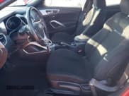 ✅ 2017 Hyundai Veloster Value Edition • VIN: KMHTC6AD4HU324304 • Lot: 75918974. Wystawiony na Copart z przebiegiem 109 622 mil. Bezpłatny archiwum sprzedaży aukcyjnych z USA i szczegółowy raport historii pojazdu na DreamBid. Zdjęcie 7.