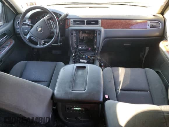 2009 Chevrolet Suburban 2LT с VIN 1GNFK263X9R276039, выставлен на аукционе Copart как лот 86519965 с пробегом 244 305 миль миль и Списание • Salvage title. История ставок и продаж доступна на DreamBid. Изображение 8.