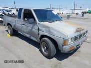 ✅ 1988 Nissan Hardbody • VIN: 1N6ND16S6JC322423 • Lot: 42278512. Wystawiony na IAAI z przebiegiem 262 773 mil. Bezpłatny archiwum sprzedaży aukcyjnych z USA i szczegółowy raport historii pojazdu na DreamBid. Zdjęcie 1.