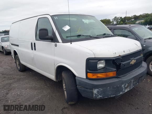 ✅ 2008 Chevrolet Express Cargo • VIN: 1GCGG25C681105785 • Лот: 40381121. Опубликован ранее на IAAI с пробегом Не указан. Бесплатный доступ к архиву аукционных продаж из США и подробный отчёт об истории автомобиля на DreamBid. Изображение 1.
