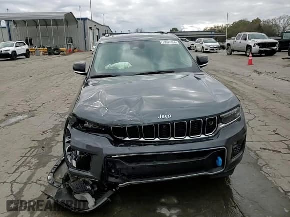 ✅ 2022 Jeep Grand Cherokee Overland • VIN: 1C4RJYD69N8724716 • Lot: 79042354. Listed on Copart with 30,893 mi. Free auction sales archive from the USA and detailed vehicle history report at DreamBid. Image 15.
