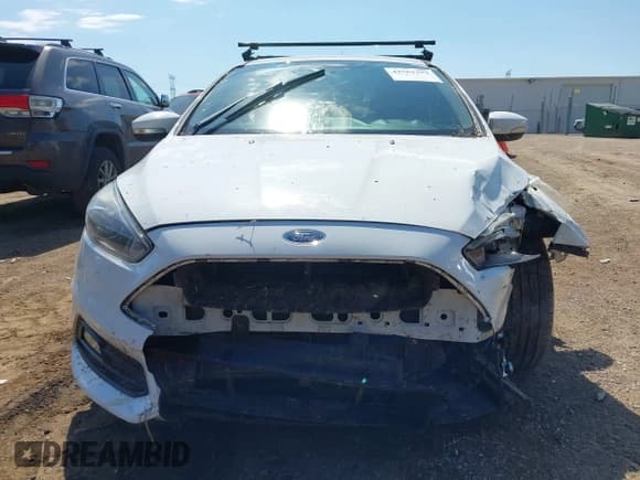 ✅ 2017 Ford Focus ST • VIN: 1FADP3L95HL229945 • Лот: 42562352. Опубликован ранее на IAAI с пробегом 109 193 миль. Бесплатный доступ к архиву аукционных продаж из США и подробный отчёт об истории автомобиля на DreamBid. Изображение 12.