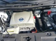 ✅ 2015 Nissan LEAF SL • VIN: 1N4AZ0CP2FC312062 • Lot: 42069975. Wystawiony na IAAI z przebiegiem 250 000 mil. Bezpłatny archiwum sprzedaży aukcyjnych z USA i szczegółowy raport historii pojazdu na DreamBid. Zdjęcie 10.