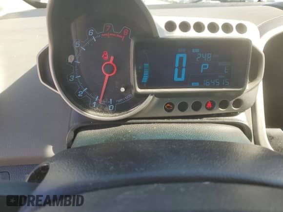 ✅ 2016 Chevrolet Sonic LT • VIN: 1G1JC5SH3G4153253 • Лот: 76940704. Размещён на Copart с пробегом 164 515 миль миль. Получите бесплатный доступ к архиву аукционных продаж из США и посмотрите подробный отчёт об истории автомобиля на DreamBid. Изображение 9.