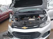 ✅ 2020 Chevrolet Trax LT • VIN: KL7CJPSB5LB021594 • Lot: 42090813. Wystawiony na IAAI z przebiegiem 37 641 mil. Bezpłatny archiwum sprzedaży aukcyjnych z USA i szczegółowy raport historii pojazdu na DreamBid. Zdjęcie 10.