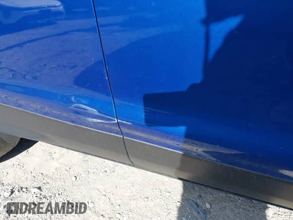 2018 Ford Escape SE z VIN 1FMCU9GD9JUA71170, wystawiony jako IAAI lot #43591236 z przebiegiem 102 483 mil mil oraz . Historia ofert i sprzedaży dostępna na DreamBid. Obrazek 6.