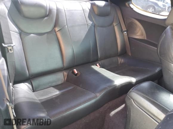 ✅ 2010 Hyundai Genesis Coupe Grand Touring • VIN: KMHHU6KH6AU027402 • Lot: 85496425. Listed on Copart with 179,222 mi. Free auction sales archive from the USA and detailed vehicle history report at DreamBid. Image 10.