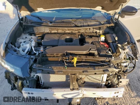 ✅ 2025 Nissan Murano Platinum • VIN: 5N1AZ3DT4SC113284 • Lot: 91462975. Wystawiony na Copart z przebiegiem 1 014 mil. Bezpłatny archiwum sprzedaży aukcyjnych z USA i szczegółowy raport historii pojazdu na DreamBid. Zdjęcie 12.