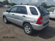 ✅ 2010 Kia Sportage LX • VIN: KNDKGCA38A7710898 • Лот: 43202517. Опубликован ранее на IAAI с пробегом 220 554 миль. Бесплатный доступ к архиву аукционных продаж из США и подробный отчёт об истории автомобиля на DreamBid. Изображение 3.