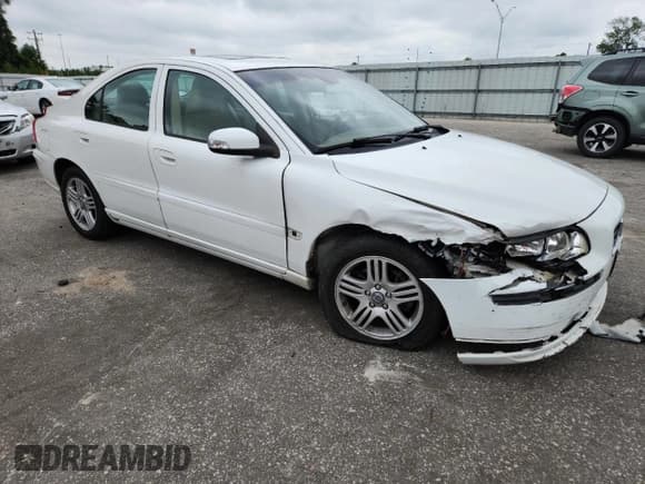 ✅ 2007 Volvo S60 2.5L Turbo • VIN: YV1RS592672620573 • Lot: 69448565. Wystawiony na Copart z przebiegiem 103 770 mil. Bezpłatny archiwum sprzedaży aukcyjnych z USA i szczegółowy raport historii pojazdu na DreamBid. Zdjęcie 4.