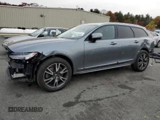 ✅ 2018 Volvo V90 • VIN: YV4A22NLXJ1015269 • Лот: 75524653. Опубликован ранее на Copart с пробегом 82 606 миль. Бесплатный доступ к архиву аукционных продаж из США и подробный отчёт об истории автомобиля на DreamBid. Изображение 1.