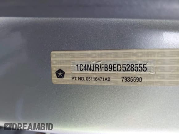 ✅ 2014 Jeep Patriot Latitude • VIN: 1C4NJRFB9ED528555 • Lot: 43537292. Listed on IAAI with 125,190 mi. Free auction sales archive from the USA and detailed vehicle history report at DreamBid. Image 9.