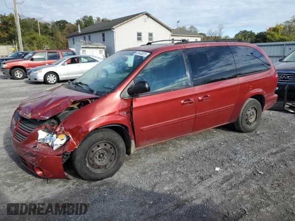 ✅ 2005 Dodge Caravan SXT • VIN: 2D4GP44L35R382272 • Лот: 82443025. Опубликован ранее на Copart с пробегом 220 037 миль. Бесплатный доступ к архиву аукционных продаж из США и подробный отчёт об истории автомобиля на DreamBid. Изображение 1.