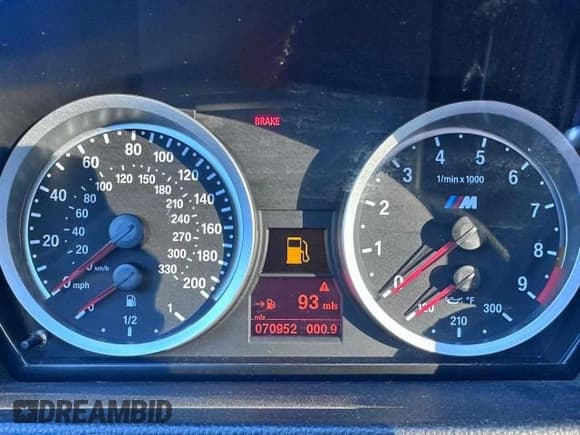 ✅ 2011 BMW M3 • VIN: WBSKG9C55BE368172 • Lot: 43218325. Wystawiony na Copart z przebiegiem 70 952 mil. Bezpłatny archiwum sprzedaży aukcyjnych z USA i szczegółowy raport historii pojazdu na DreamBid. Zdjęcie 8.