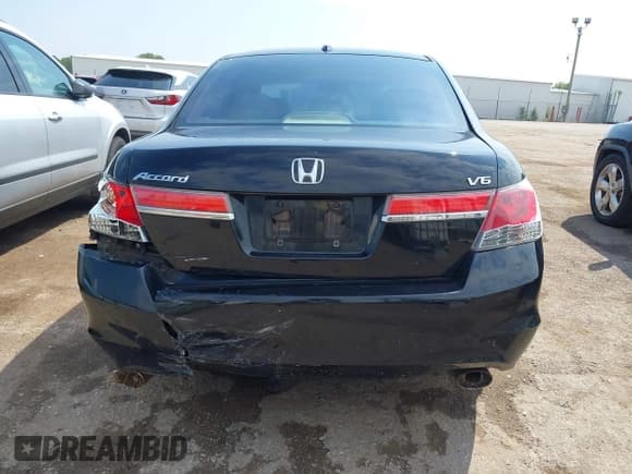 ✅ 2011 Honda Accord EX-L • VIN: 1HGCP3F81BA029044 • Lot: 43227135. Wystawiony na IAAI z przebiegiem 200 238 mil. Bezpłatny archiwum sprzedaży aukcyjnych z USA i szczegółowy raport historii pojazdu na DreamBid. Zdjęcie 16.