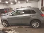 ✅ 2014 Mitsubishi Outlander ES • VIN: 4A4AR3AU2EE003949 • Lot: 43815371. Wystawiony na IAAI z przebiegiem 163 112 mil. Bezpłatny archiwum sprzedaży aukcyjnych z USA i szczegółowy raport historii pojazdu na DreamBid. Zdjęcie 14.