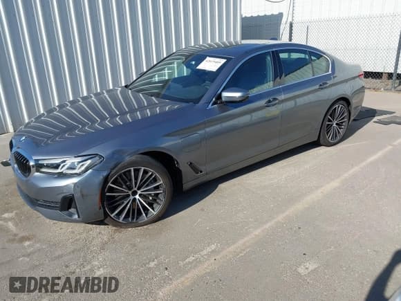 ✅ 2021 BMW 5 Series 530e • VIN: WBA13AG08MCG67152 • Лот: 42619409. Опубликован ранее на IAAI с пробегом 42 705 миль. Бесплатный доступ к архиву аукционных продаж из США и подробный отчёт об истории автомобиля на DreamBid. Изображение 17.
