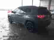 2021 Jeep Compass 80th Anniversary z VIN 3C4NJCEB6MT577171, wystawiony jako IAAI lot #42189493 z przebiegiem 42 531 mil mil oraz . Historia ofert i sprzedaży dostępna na DreamBid. Obrazek 3.