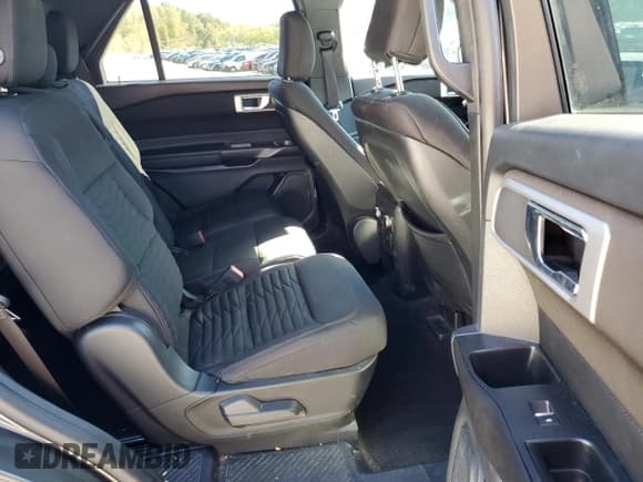 ✅ 2020 Ford Explorer XLT • VIN: 1FMSK8DH9LGC04935 • Lot: 86872465. Listed on Copart with 80,940 mi. Free auction sales archive from the USA and detailed vehicle history report at DreamBid. Image 11.