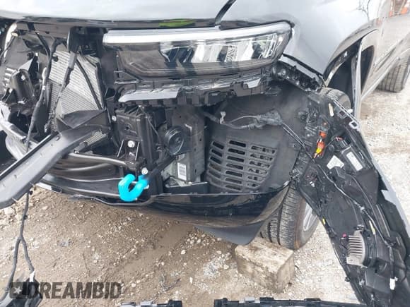 ✅ 2023 Jeep Grand Cherokee Overland • VIN: 1C4RJYD60P8891792 • Lot: 41815043. Listed on IAAI with 16,682 mi. Free auction sales archive from the USA and detailed vehicle history report at DreamBid. Image 18.