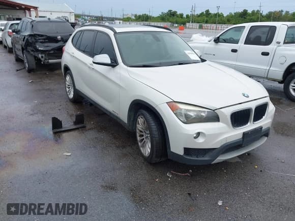 ✅ 2013 BMW X1 28i • VIN: WBAVM1C53DVW44816 • Лот: 42998838. Опубликован ранее на IAAI с пробегом 124 649 миль. Бесплатный доступ к архиву аукционных продаж из США и подробный отчёт об истории автомобиля на DreamBid. Изображение 1.