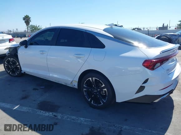 ✅ 2022 Kia K5 GT-Line • VIN: 5XXG64J22NG085109 • Lot: 43394544. Wystawiony na IAAI z przebiegiem 33 046 mil. Bezpłatny archiwum sprzedaży aukcyjnych z USA i szczegółowy raport historii pojazdu na DreamBid. Zdjęcie 3.