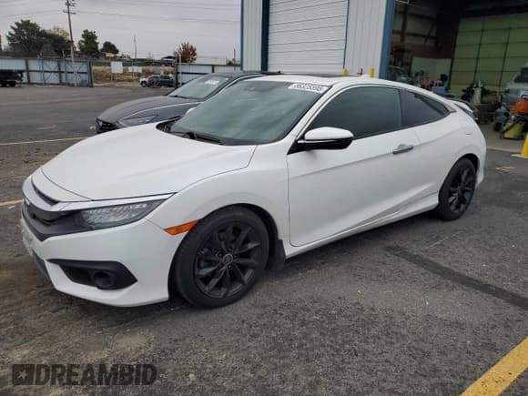 ✅ 2017 Honda Civic Touring • VIN: 2HGFC3B95HH351378 • Lot: 86325595. Listed on Copart with 120,198 mi. Free auction sales archive from the USA and detailed vehicle history report at DreamBid. Image 1.