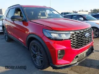 ✅ 2025 Ford Explorer ST • VIN: 1FMWK8GC4SGB02488 • Lot: 43546829. Wystawiony na IAAI z przebiegiem 13 179 mil. Bezpłatny archiwum sprzedaży aukcyjnych z USA i szczegółowy raport historii pojazdu na DreamBid. Zdjęcie 1.