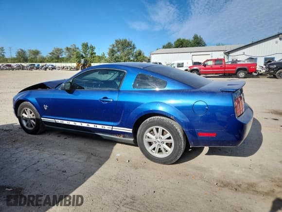 ✅ 2009 Ford Mustang • VIN: 1ZVHT80N295114874 • Лот: 70127945. Опубликован ранее на Copart с пробегом 175 432 миль. Бесплатный доступ к архиву аукционных продаж из США и подробный отчёт об истории автомобиля на DreamBid. Изображение 2.