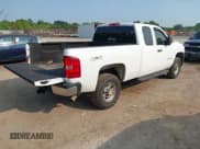 ✅ 2008 Chevrolet Silverado 2500HD 1LT • VIN: 1GCHK29K78E165815 • Lot: 42558979. Wystawiony na IAAI z przebiegiem 125 972 mil. Bezpłatny archiwum sprzedaży aukcyjnych z USA i szczegółowy raport historii pojazdu na DreamBid. Zdjęcie 6.