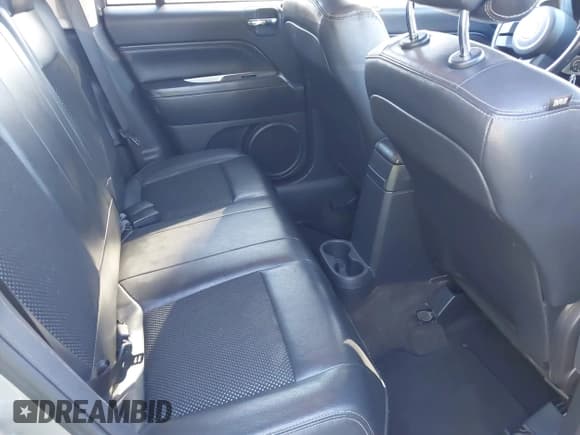 ✅ 2014 Jeep Compass Latitude • VIN: 1C4NJDEB4ED760694 • Lot: 43476082. Wystawiony na IAAI z przebiegiem 88 621 mil. Bezpłatny archiwum sprzedaży aukcyjnych z USA i szczegółowy raport historii pojazdu na DreamBid. Zdjęcie 8.