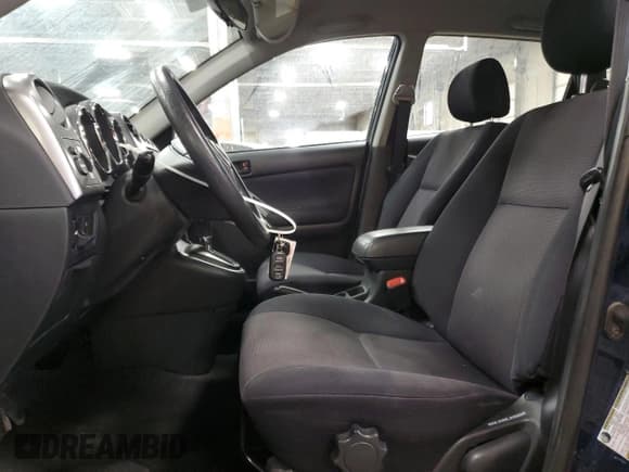 ✅ 2004 Pontiac Vibe • VIN: 5Y2SM64874Z440279 • Lot: 44702865. Wystawiony na Copart z przebiegiem 126 335 mil. Bezpłatny archiwum sprzedaży aukcyjnych z USA i szczegółowy raport historii pojazdu na DreamBid. Zdjęcie 7.