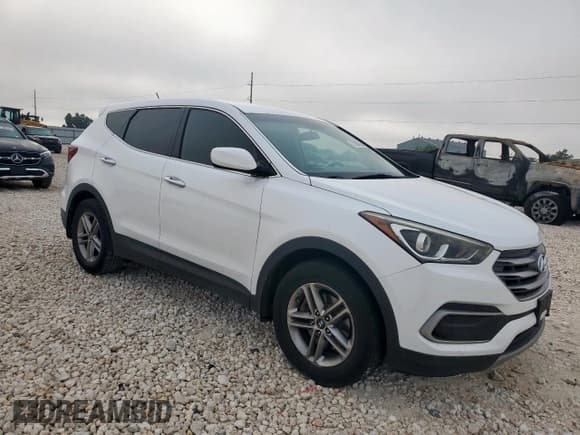 ✅ 2018 Hyundai Santa Fe 2.4L • VIN: 5NMZT3LB2JH074812 • Lot: 71050155. Listed on Copart with 84,807 mi. Free auction sales archive from the USA and detailed vehicle history report at DreamBid. Image 4.