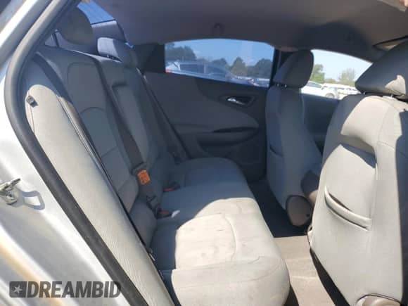 2017 Chevrolet Malibu LS z VIN 1G1ZB5ST1HF290921, wystawiony jako Copart lot #71607205 z przebiegiem 150 021 mil mil oraz Szkoda całkowita • Salvage title. Historia ofert i sprzedaży dostępna na DreamBid. Obrazek 10.