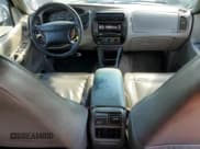 ✅ 1999 Ford Explorer XLT • VIN: 1FMZU32E9XZB36375 • Lot: 81591425. Wystawiony na Copart z przebiegiem 262 773 mil. Bezpłatny archiwum sprzedaży aukcyjnych z USA i szczegółowy raport historii pojazdu na DreamBid. Zdjęcie 8.