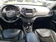 ✅ 2019 Jeep Cherokee Altitude • VIN: 1C4PJLLB1KD285457 • Лот: 68794885. Опубликован ранее на Copart с пробегом 55 100 миль. Бесплатный доступ к архиву аукционных продаж из США и подробный отчёт об истории автомобиля на DreamBid. Изображение 8.