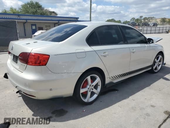 ✅ 2011 Volkswagen Jetta SE • VIN: 3VWDX7AJ9BM353007 • Лот: 52447345. Опубликован ранее на Copart с пробегом 206 029 миль. Бесплатный доступ к архиву аукционных продаж из США и подробный отчёт об истории автомобиля на DreamBid. Изображение 3.