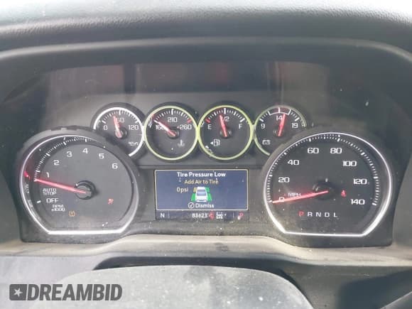 ✅ 2020 Chevrolet Silverado 1500 RST • VIN: 1GCUYEEL6LZ235092 • Lot: 40941939. Wystawiony na IAAI z przebiegiem 83 623 mil. Bezpłatny archiwum sprzedaży aukcyjnych z USA i szczegółowy raport historii pojazdu na DreamBid. Zdjęcie 7.