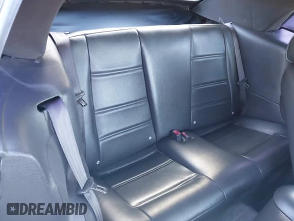 ✅ 2004 Ford Mustang Deluxe • VIN: 1FAFP44644F196058 • Lot: 43810293. Listed on IAAI with 136,950 mi. Free auction sales archive from the USA and detailed vehicle history report at DreamBid. Image 8.