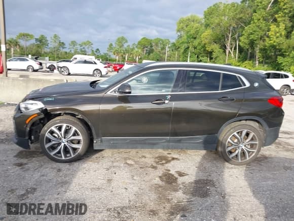 ✅ 2020 BMW X2 xDrive28i • VIN: WBXYJ1C03L5P80426 • Lot: 43544988. Wystawiony na IAAI z przebiegiem 36 564 mil. Bezpłatny archiwum sprzedaży aukcyjnych z USA i szczegółowy raport historii pojazdu na DreamBid. Zdjęcie 14.