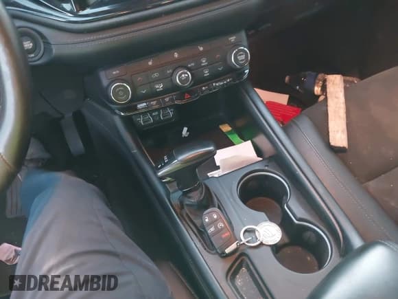 ✅ 2022 Dodge Durango GT Plus • VIN: 1C4RDHDG4NC182227 • Lot: 43562270. Listed on IAAI with 208,045 mi. Free auction sales archive from the USA and detailed vehicle history report at DreamBid. Image 11.