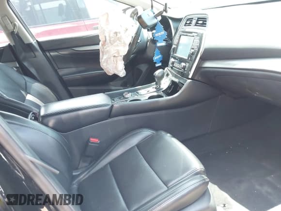 ✅ 2017 Nissan Maxima SV • VIN: 1N4AA6AP3HC438141 • Lot: 42288471. Listed on IAAI with 94,016 mi. Free auction sales archive from the USA and detailed vehicle history report at DreamBid. Image 5.