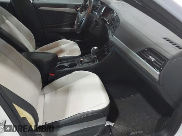 ✅ 2019 Volkswagen Jetta S • VIN: 3VWC57BU0KM226799 • Lot: 42406066. Listed on IAAI with 101,664 mi. Free auction sales archive from the USA and detailed vehicle history report at DreamBid. Image 5.