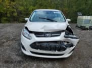 ✅ 2017 Ford C-Max Titanium • VIN: 1FADP5DU8HL111175 • Lot: 82031105. Wystawiony na Copart z przebiegiem 99 795 mil. Bezpłatny archiwum sprzedaży aukcyjnych z USA i szczegółowy raport historii pojazdu na DreamBid. Zdjęcie 5.