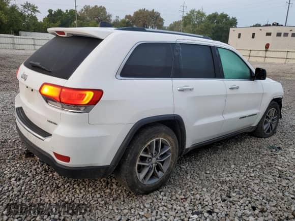 2018 Jeep Grand Cherokee Sterling with VIN 1C4RJFBG2JC204512, listed as a Copart auction lot 71598075 with 165,272 mi miles and Salvage title. Bid and sale history available at DreamBid. Image 3.