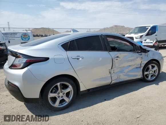 ✅ 2018 Chevrolet Volt LT • VIN: 1G1RC6S52JU143464 • Lot: 62763844. Wystawiony na Copart z przebiegiem 46 127 mil. Bezpłatny archiwum sprzedaży aukcyjnych z USA i szczegółowy raport historii pojazdu na DreamBid. Zdjęcie 3.