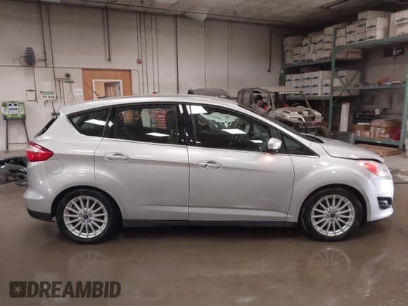 ✅ 2016 Ford C-Max SEL • VIN: 1FADP5CU1GL112572 • Lot: 43456672. Wystawiony na IAAI z przebiegiem 94 790 mil. Bezpłatny archiwum sprzedaży aukcyjnych z USA i szczegółowy raport historii pojazdu na DreamBid. Zdjęcie 13.