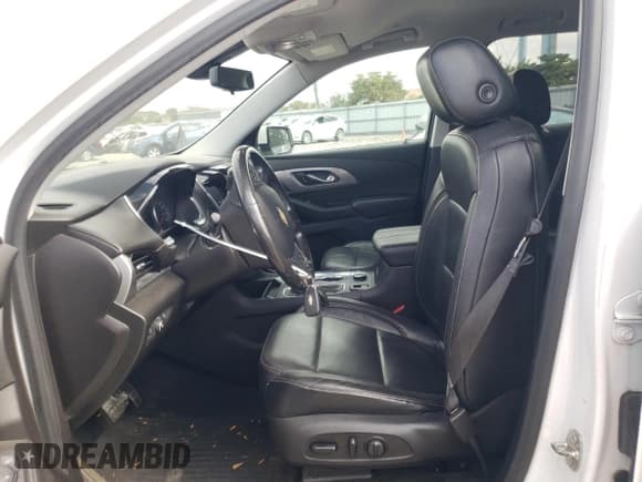 ✅ 2019 Chevrolet Traverse RS • VIN: 1GNERJKX3KJ101453 • Lot: 74306184. Wystawiony na Copart z przebiegiem 141 951 mil. Bezpłatny archiwum sprzedaży aukcyjnych z USA i szczegółowy raport historii pojazdu na DreamBid. Zdjęcie 7.