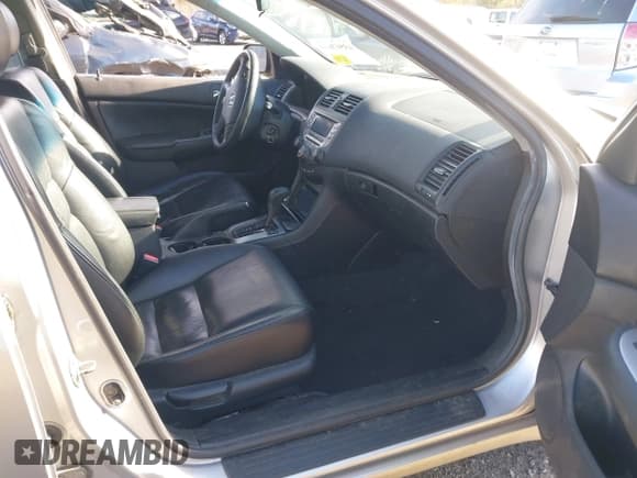 ✅ 2007 Honda Accord EX-L • VIN: 1HGCM56867A099358 • Лот: 43547600. Опубликован ранее на IAAI с пробегом 245 871 миль. Бесплатный доступ к архиву аукционных продаж из США и подробный отчёт об истории автомобиля на DreamBid. Изображение 5.