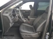 ✅ 2023 Chevrolet Suburban LT • VIN: 1GNSCCKD1PR555635 • Lot: 43834915. Wystawiony na Copart z przebiegiem 32 982 mil. Bezpłatny archiwum sprzedaży aukcyjnych z USA i szczegółowy raport historii pojazdu na DreamBid. Zdjęcie 7.